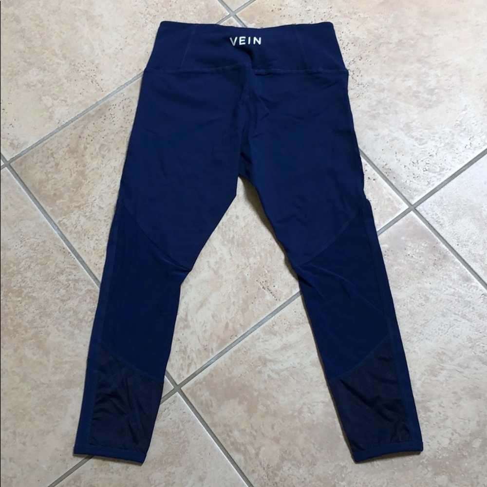 Blue capri leggings